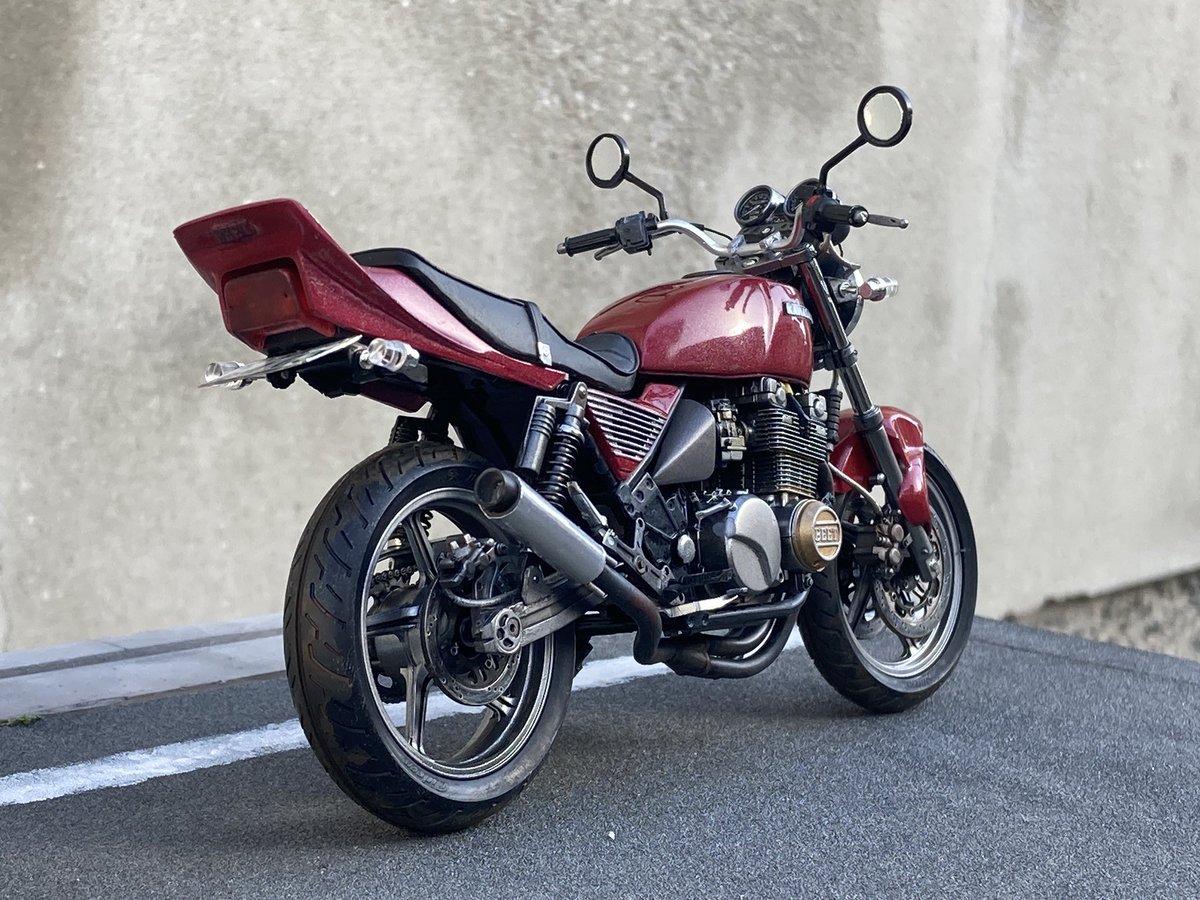surf3204's tweet image. #バイクプラモ盛上げ隊 #アオシマ
#ZEPHYR #ゼファー #完成っす
アオシマ ザ バイク55 1/12カワサキ ZR400C ZEPHYRχ'03
完成しましたー!🤩
よくある、少しカスタムされたゼファー😉