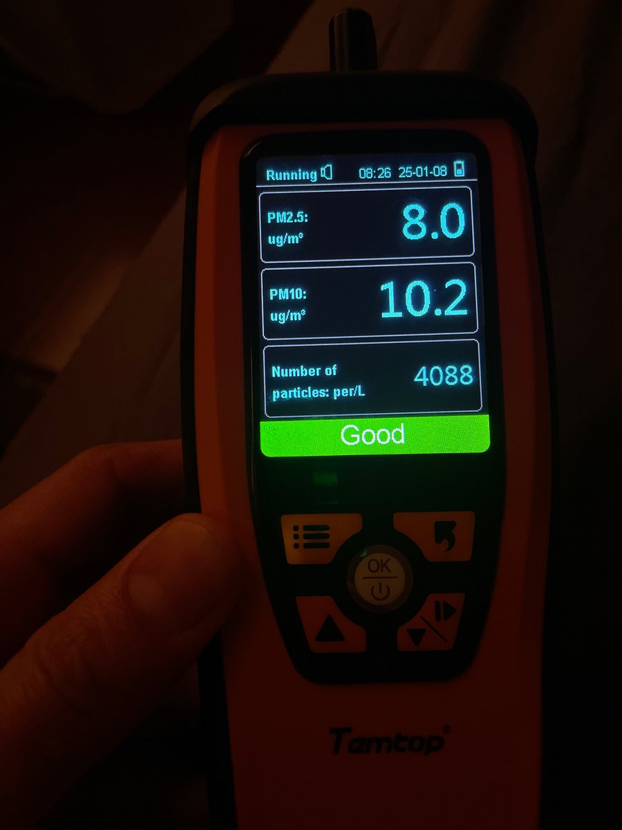 aaron_con_choco's tweet image. Wildfire smoke is entering homes in LA. On the left is a bedroom with two air filters, on the right a room with none. The pollutants measured are PM10 and PM2.5.

To stay safe, wear respirators or other tight fitting masks, and run air filters if you have them.