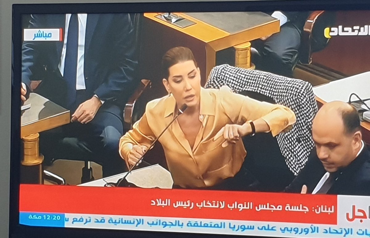 جرصتونا ادام الاجانب 😂😂😂