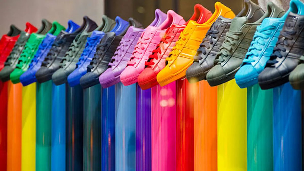 La ciencia lo confirma: Llevar zapatillas de colores reduce la ansiedad 

larazon.es/salud/bienesta…
