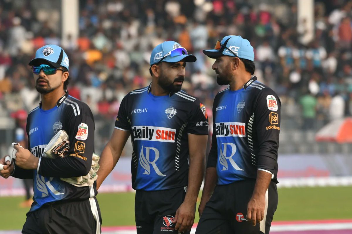 Joyerlorai's tweet photo. 1st Innings | RR vs FB | 13th Match: BPL 2025

#rangpurriders #RRvsFB #BPL2025 https://t.co/xUm0mUkuVh