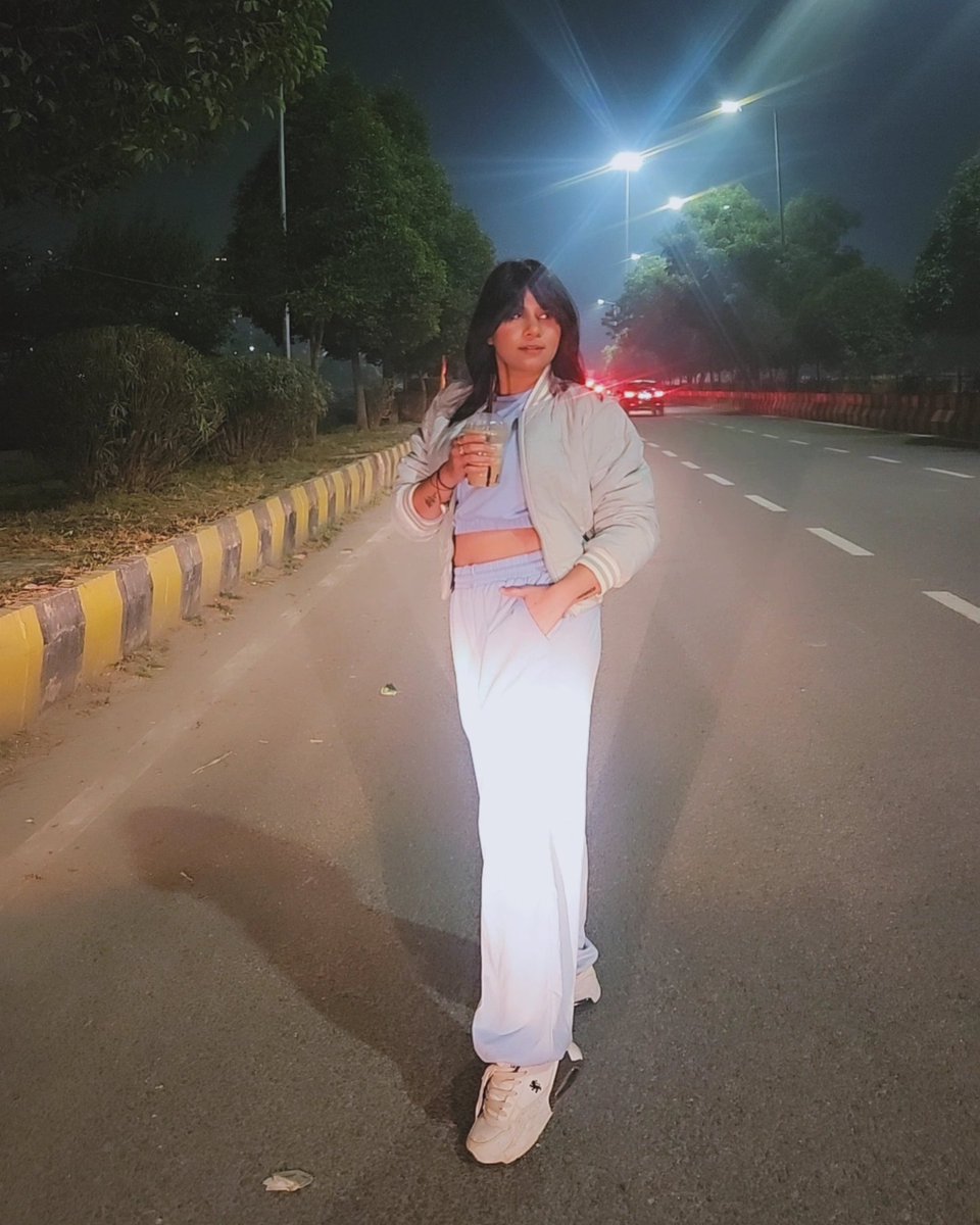 ShiviSingh110's tweet photo. When Miss Vamp was snapped at in ParasOne33❄️🧛🏻♀️🥃, "Ab click karo meri photos" 🥴🫰😂 wearing blue code set from @urbanic_in @shivi.afanyfitness #winter #winteroutfit #outfit #styleinspo #instafashion #instagood #hmhome #fashionista #lookoftheday #shopping #lifestyleblogger https://t.co/A9r9a1Jxq5
