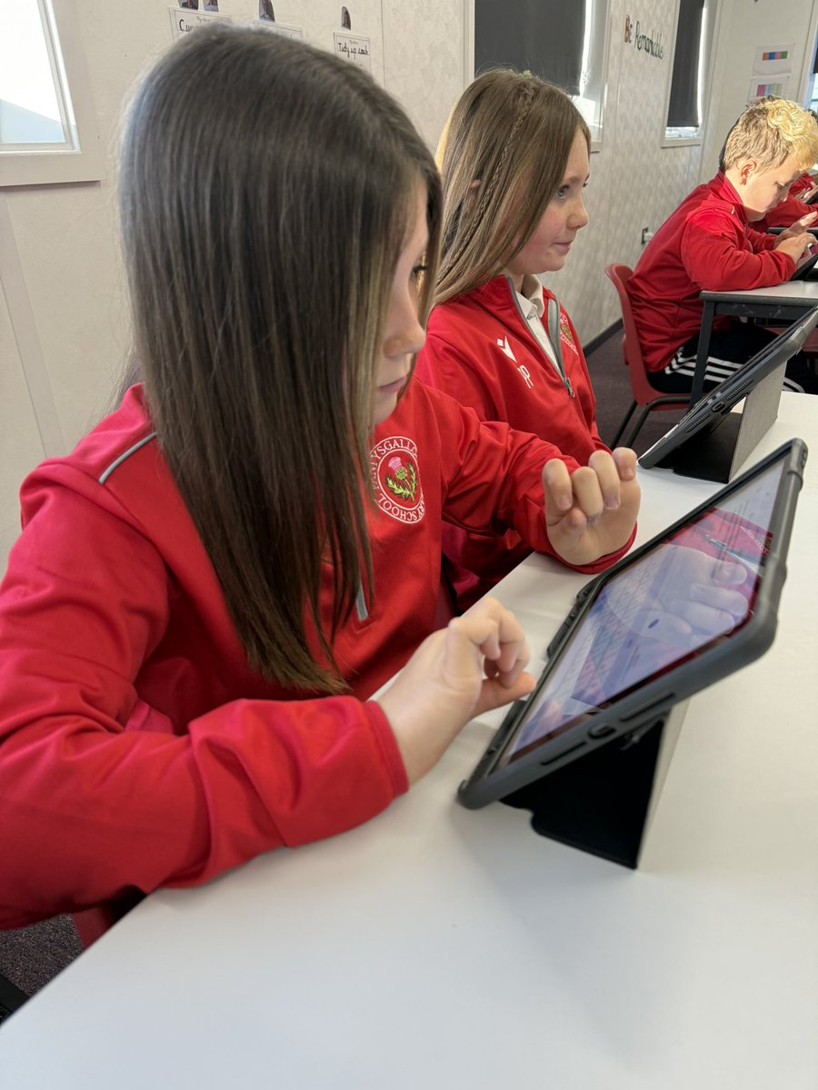 The Class 13 pupils <a href="/pantysgallog/">Pantysgallog P.S.</a> are using their iPads and AI 🤖to complete their writing tasks this morning #valueadded