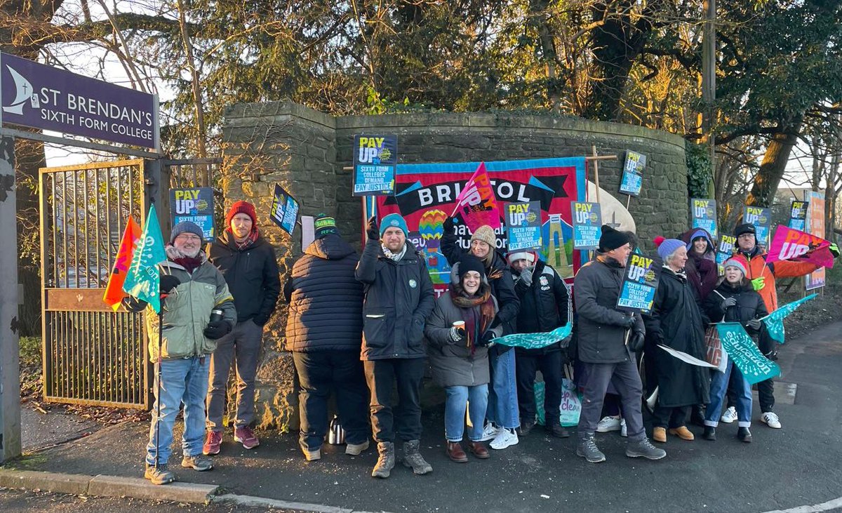 💪 3 days of strikes and -3, but strikers at St Brendan’s Sixth Form are still standing strong calling for pay equity.