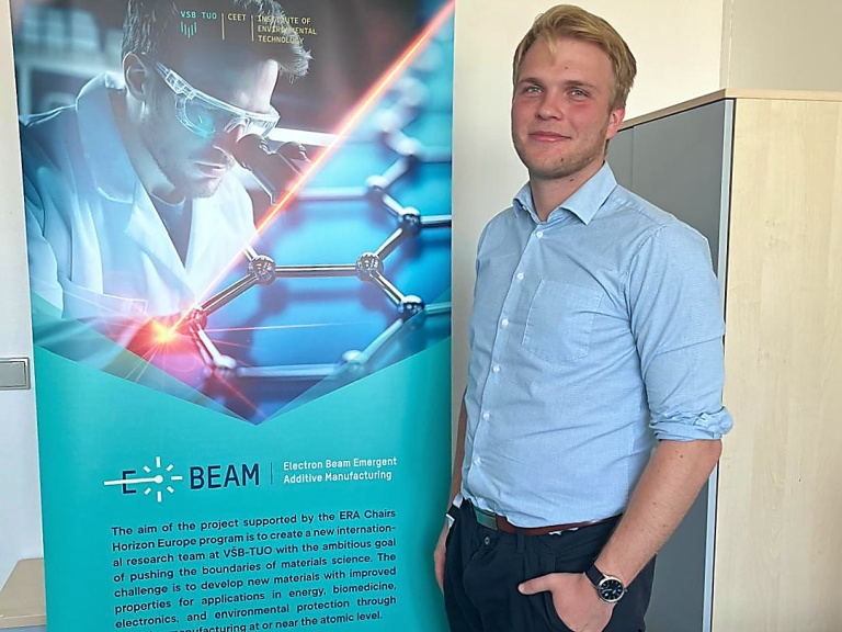 ebeam_project's tweet photo. 🧑‍🔬Ondřej Sakreida, a first-year #PhD student at the Faculty of Materials Science and Technology at @vsbtuo, has joined the #EBEAM project team. 'We have a good chance of making a groundbreaking discovery,' he says. https://t.co/iNuKvMEXML
@ceetvsbtuo #PhDposition #research https://t.co/BAhv9Qfu2T