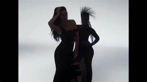 NOUNFM's tweet photo. #NP▶️🎶I'M HIS, HE'S MINE by @katyperry ft @officialdoechii
🔛#TerrificThursday #MorningLiteShow☀️
WITH @k_remedy📻🎧
#AskNoun #TuneIn
#InternationalChoreographersDay
#MediaGuideNG
https://t.co/k6YBcTcrxu
9/1/2025 https://t.co/1sugeN7QlJ