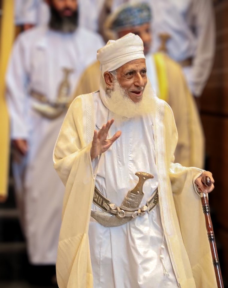 انتقلت إلى رحمة الله زوجة سماحة الشيخ أحمد بن حمد الخليلي المُفتي العام لسلطنة عُمان. 
نسأل الله لها الرحمة والمغفرة ولأسرتها الصبر والسلوان

إنَّا لله وإنَّا إليه راجعـــون،،