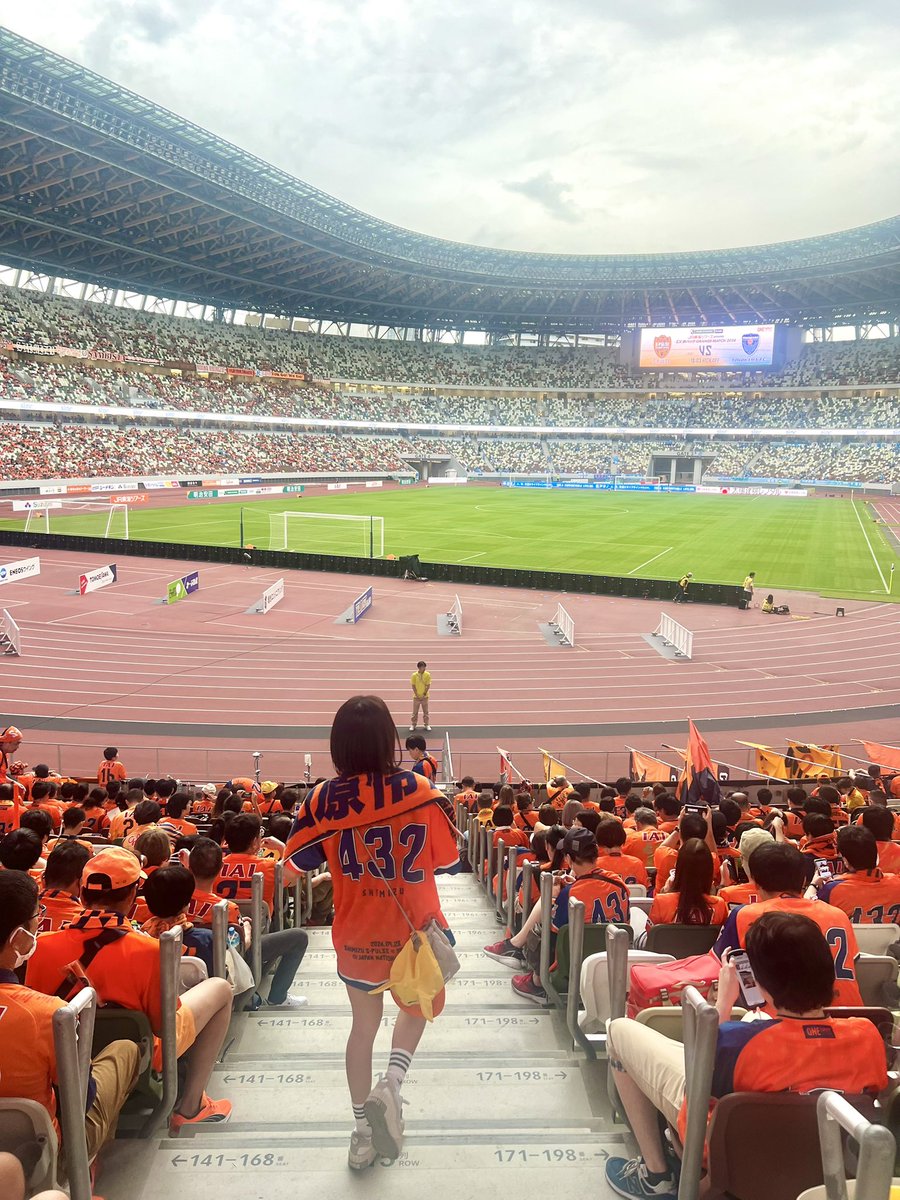 sp__ru8's tweet photo. 2025年J１復帰と共に
ついに専用垢を作っちゃいました⚽️🧡🎀
ホーム戦はいつも西スタで
テンションMAXで飛び跳ねて応援してます^^
今年の目標はアウェイにも参戦することです❕
よろしくどうぞ〜っ🫶🏻 https://t.co/V3xtuGKcBw