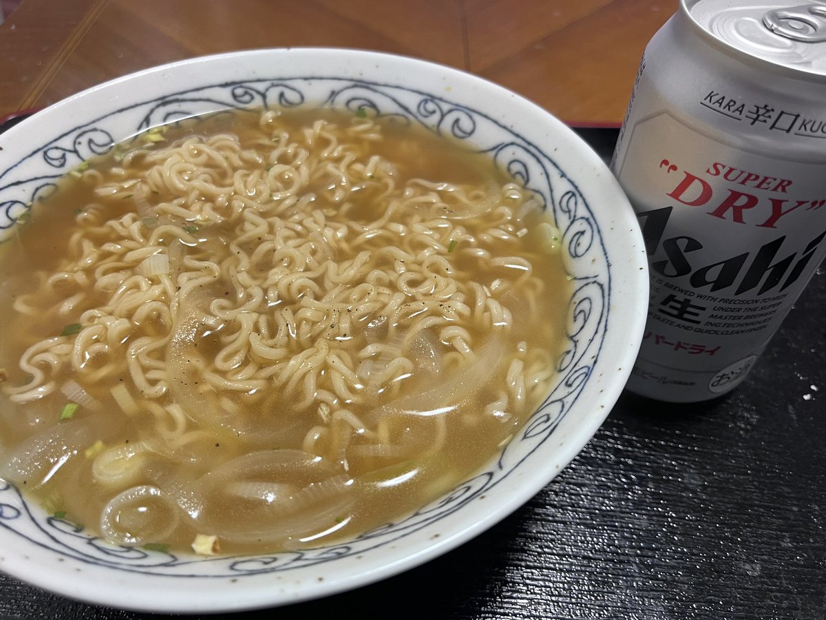 ぼっち・ざ・ビール！
朝！カーテンから！日差し！眩しく！気持ち良し！がしかし！駅まで！行く！自転車が！盗まれた涙！昨夜！カギつけたまま！部屋に！帰宅しました！なんで！盗むのよ！
●サッポロ一番！食べながら！「酔い娘の時間ですよ」始めます！
●今夜は！呑みまくる！付き合って！ください