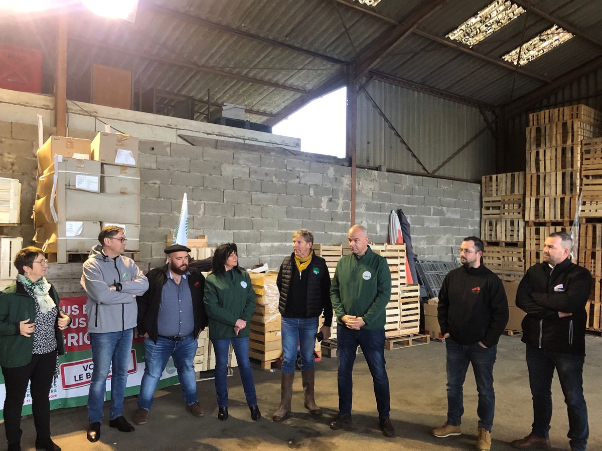 🟢🔴 François-Xavier Hupin, SG adjoint #JeunesAgriculteurs et <a href="/rousseautrocy/">Arnaud Rousseau</a>, président <a href="/FNSEA/">La FNSEA</a>, sont en campagne dans le Lot-et-Garonne. Les Chambres d’agriculture ont besoin d’un réseau fort pour l’adaptation et la lutte face au changement climatique 💪🌍