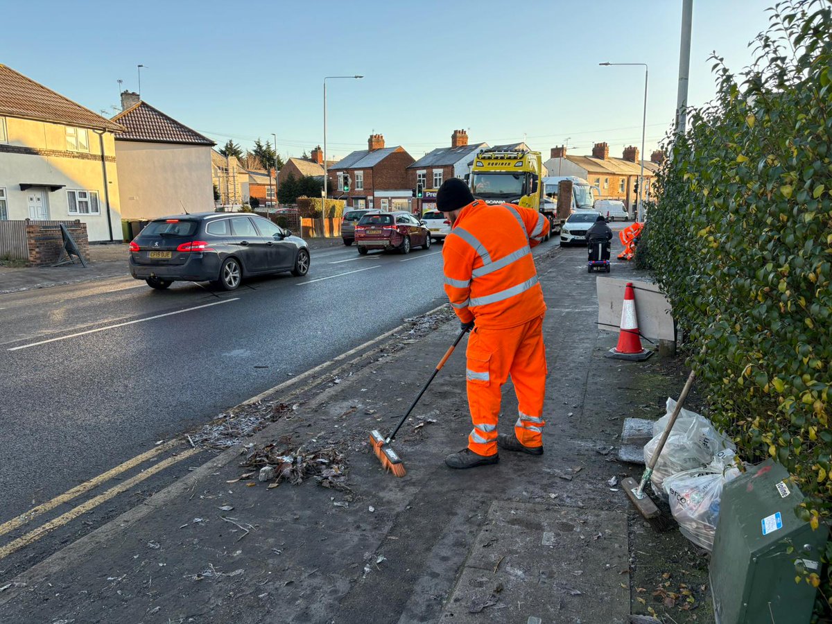 Charnwood Borough Council (@charnwoodbc) on Twitter photo 🧹 Our waste partners <a href="/SercoESUK/">Serco Environmental Services</a> are out today cleaning the streets after the recent flooding.
📸 These pictures show debris being cleared from pavements in Belton Road, Loughborough, for street sweepers to collect. 🧹 Our waste partners <a href="/SercoESUK/">Serco Environmental Services</a> are out today cleaning the streets after the recent flooding.
📸 These pictures show debris being cleared from pavements in Belton Road, Loughborough, for street sweepers to collect.