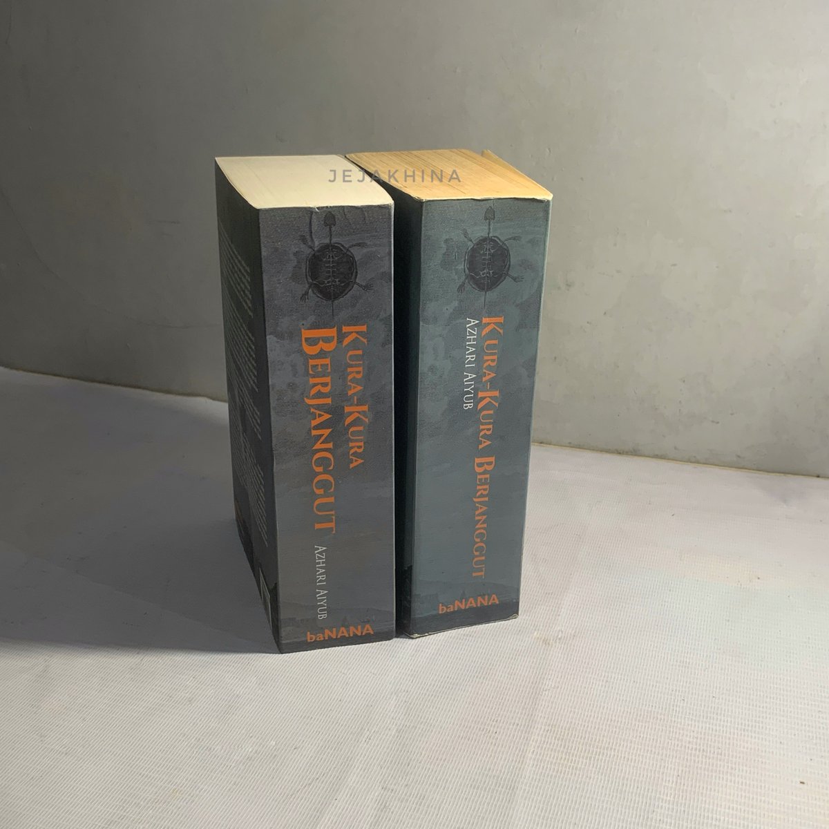 Kura-Kura Berjanggut cetakan pertama (2018) dipinjemin sahabatku tanpa batas waktu (diamanahi ngerawat bukunya). Cetakan kelima (2021) akhirnya mengoleksi bukunya. 

Bangga bisa mengoleksi &amp; membaca salah satu rekomendasi buku sastra pilihan Mas <a href="/senogp/">Seno GP</a> terbitan <a href="/PenerbitbaNANA/">baNANA</a>