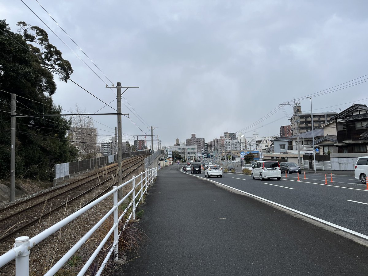 okinokohta's tweet photo. 昨年1/8ある事がきっかけで減量の為ワークアウトを始めました。
そこから色んな教則動画に出会い知識を深め、-23kgの減量に成功しましたし、この活動を1年続ける事が出来ました。
今ではこんな雪の中でもランニングしますし、トレッキング(登山)もする様になりました。
人間は歳関係なく変われます。 https://t.co/T17Gf9tEOy