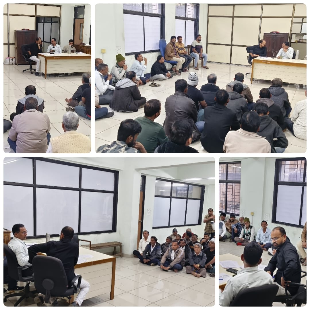 તા.૦૭/૦૧/૨૦૨૫ ના રોજ ઇ કે.વાય.સી. માટે બાકી રહેતા વ્યકતીઓનું કે.વાય.સી. પૂર્ણ કરવા અર્થે વ્યાજબી ભાવની દુકારદારની મીટીંગ યોજવામાં આવેલ અને હાઉસ ટુ હાઉસ જઇને કે.વાય.સી. કરવા સુચના આ૫વામા આવી. <a href="/collectorjunag/">Collector Junagadh</a> , <a href="/sdmjunagadh/">DyCollector&SDM-Junagadh</a>