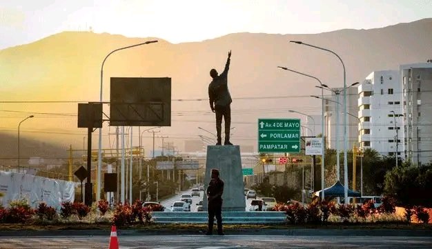 Angeloouuo's tweet photo. Margarita solo tienes un trabajo: 🔨🔨
#9ELlegoLaHoraVzla 
#9EGloriaAlBravoPueblo https://t.co/gPn8SXBktY