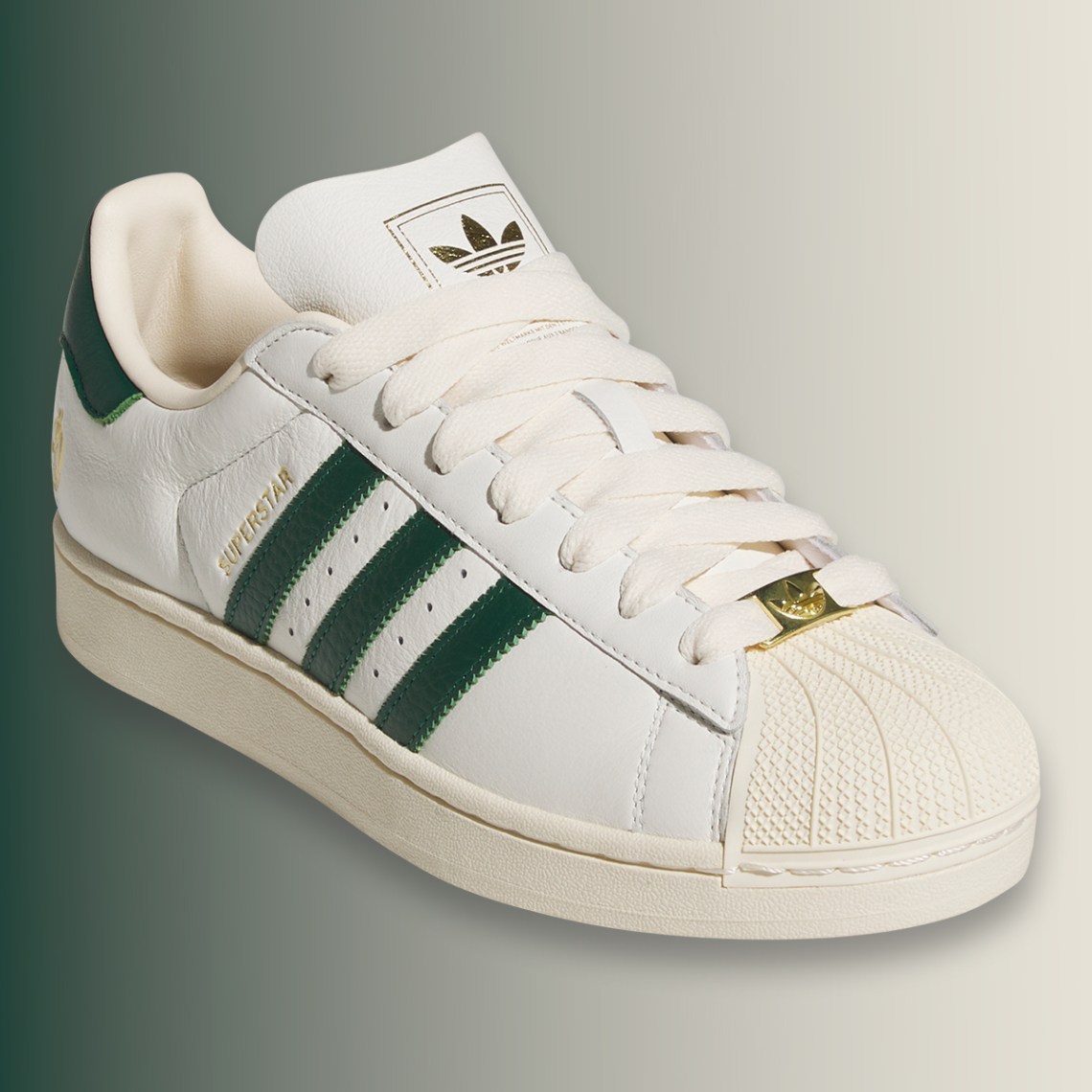 bucksfacts's tweet image. Can't wait to see @Dame_Lillard play in a pair of these @adidasoriginals 
#ShellToes #DameTime #Adidas
#GoBucksGo #FearTheDeer @Bucks