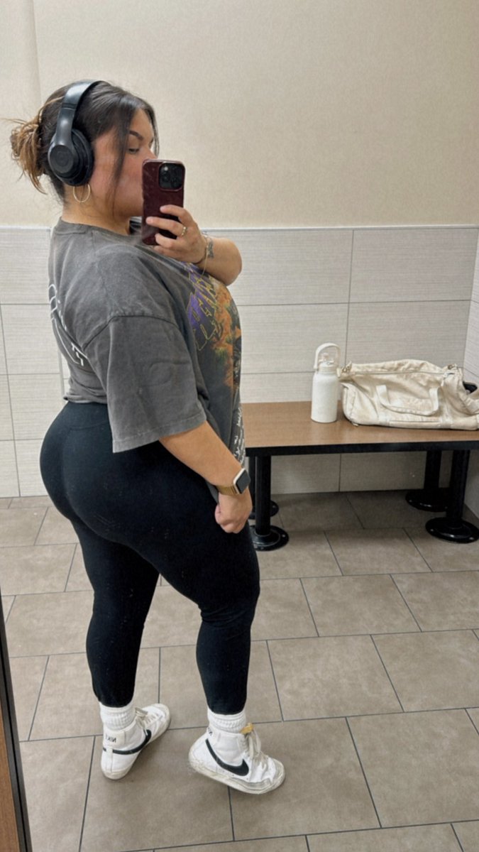 beatbyanalisa's tweet photo. i’m finally getting into my new routine and kicked it off with leg day 😌 https://t.co/EKaaco6HLf