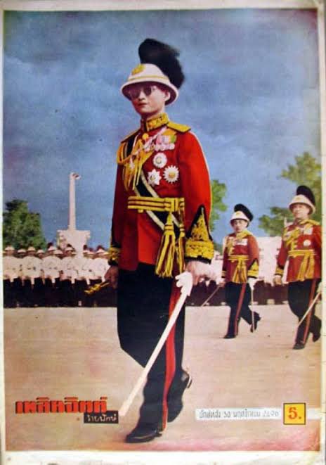 uniam_t's tweet photo. #KingBhumibol https://t.co/eUi8buofQd
