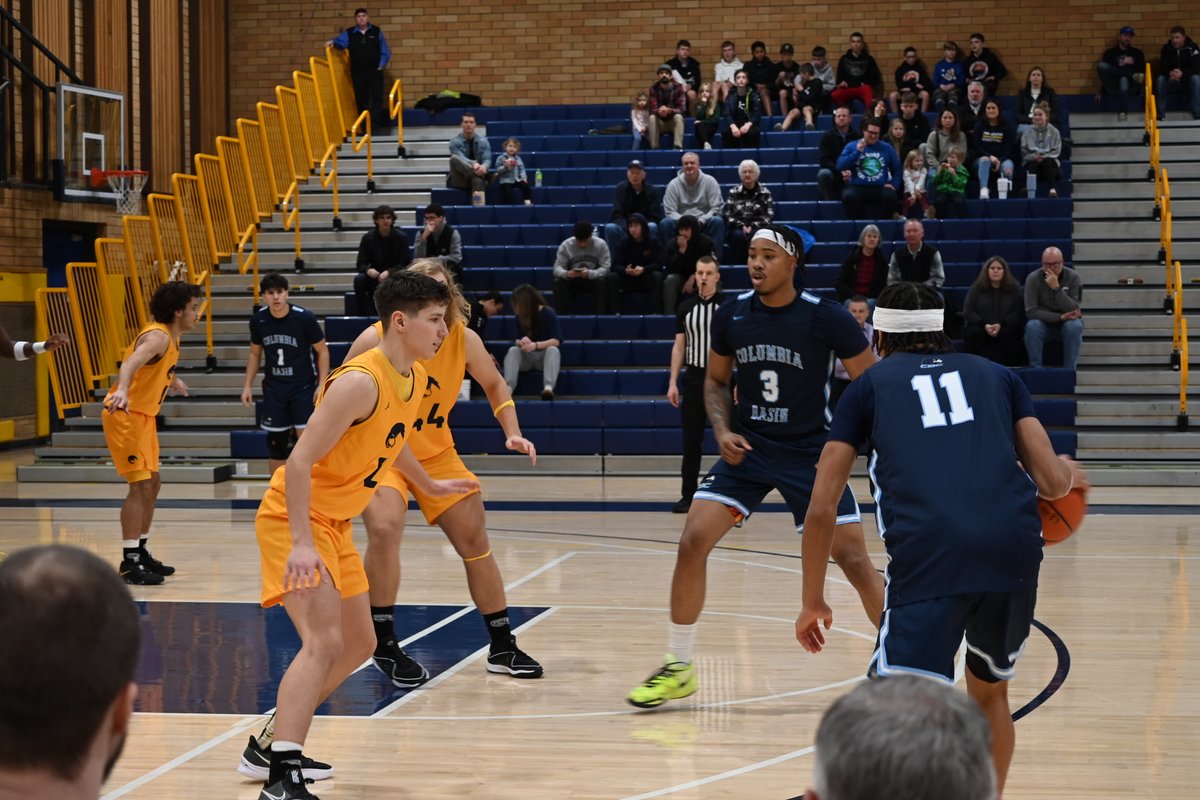 [Men's Basketball] TItans Hold On to Top Roadrunners athletics.linnbenton.edu/x/7aa30 @lbccmbx