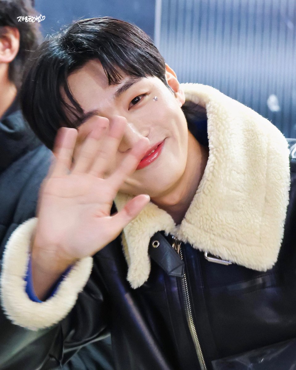 지성한별✨ tweet media