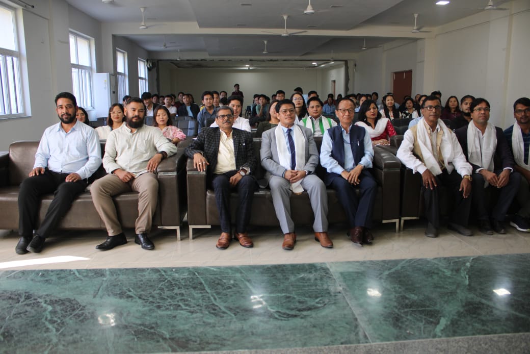 APPSC_Official's tweet image. On 8 Nov 2024, APPSC hosted an outreach programme at Himalayan University where 170 students participated. Chairman Dr. Lingfa discussed career planning and encouraged skill development. Member Koj Tari emphasized focused preparation for government jobs.