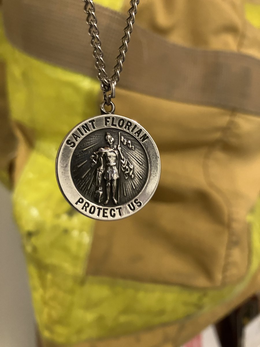 I spent 11 years as a volunteer firefighter in SoCal. Tonight my prayers are with those on the fire line and the many who are praying for their safe return home.  #PrayForFirefighters #PrayForPolice #PrayForCalifonia