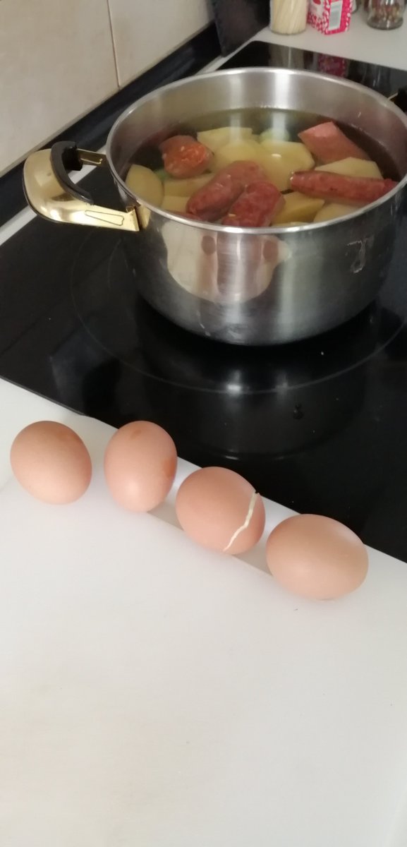 HomeCookSpain's tweet photo. Boiled Potatoes, Brussel Sprouts, Chorizo &amp; Eggs
.
📢Watch Video: https://t.co/ihWLKdDjRk
.
🏷️ #RateMyPlate #FoodReaction #RateOrSlate https://t.co/JyJHlZR0mo