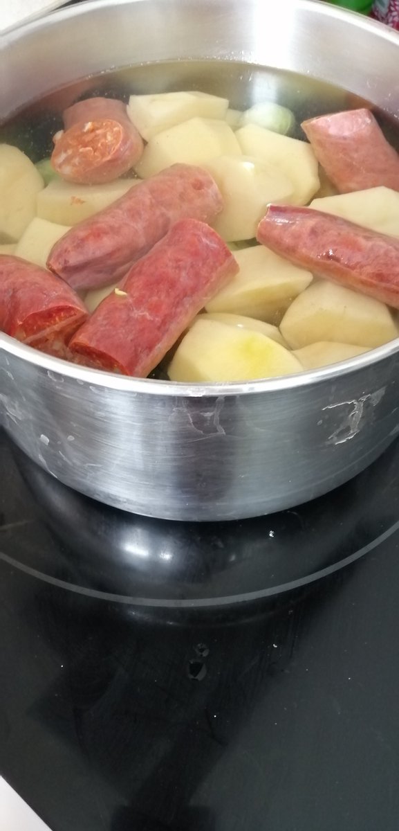 HomeCookSpain's tweet photo. Boiled Potatoes, Brussel Sprouts, Chorizo &amp; Eggs
.
📢Watch Video: https://t.co/ihWLKdDjRk
.
🏷️ #RateMyPlate #FoodReaction #RateOrSlate https://t.co/JyJHlZR0mo