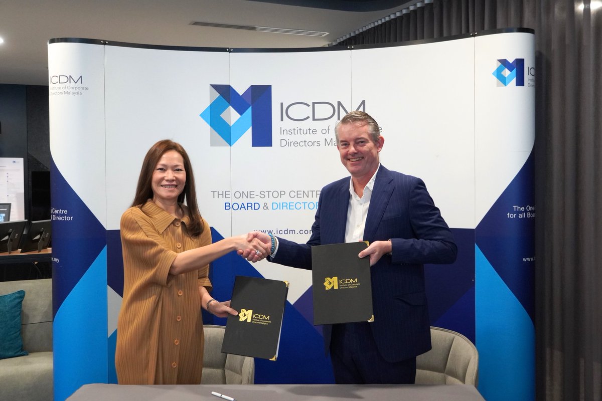 ICDMalaysia's tweet image. We’re thrilled to announce the MOU signing between #ICDM and #BeLuxCham! This partnership will boost networking, #corporategovernance, &amp;amp; #businessopportunities in Malaysia. Signed by Michele Kythe Lim (ICDM) &amp;amp; Karl Godderis (BeLuxCham), we are excited for this new chapter!