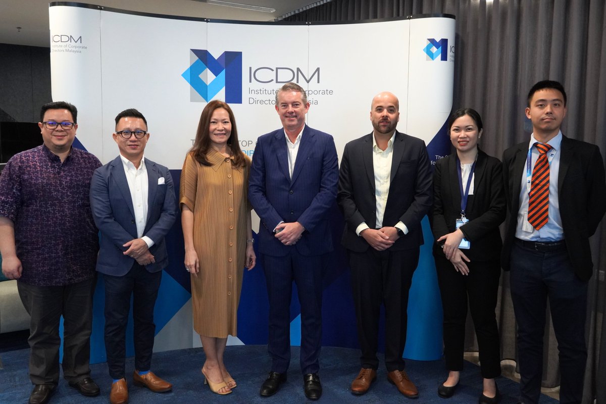 ICDMalaysia's tweet image. We’re thrilled to announce the MOU signing between #ICDM and #BeLuxCham! This partnership will boost networking, #corporategovernance, &amp;amp; #businessopportunities in Malaysia. Signed by Michele Kythe Lim (ICDM) &amp;amp; Karl Godderis (BeLuxCham), we are excited for this new chapter!