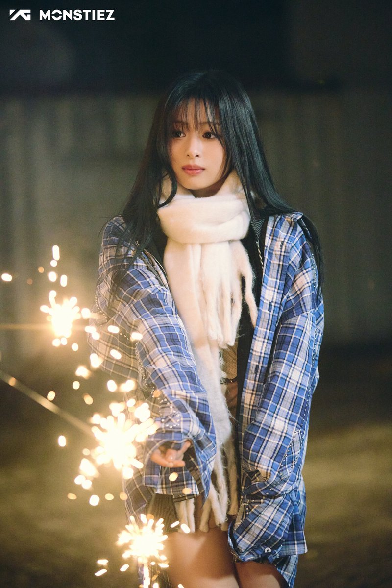 📸| 250109 #AHYEON 'LOVE IN MY HEART' BEHIND PHOTO #아현 #アヒョン