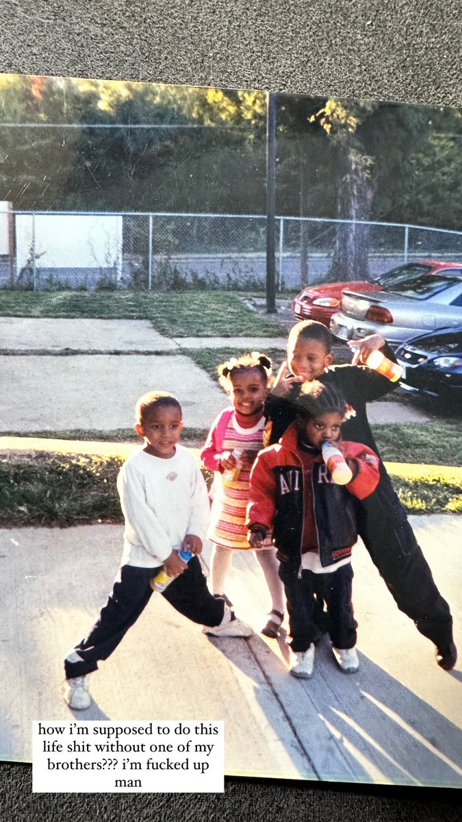 dionne_2k's tweet photo. It was just us sittin on Mel bed not even a week ago.. it’s crazy cause us 4 stay connected no matter what. we never go long at all without speaking, now i’ll never see or hear from you again. i’m fucked up. i’m soooo fucked up. i love you more than i can explain man. #LLMT ❤️🕊️ https://t.co/CxSTvkmc2y