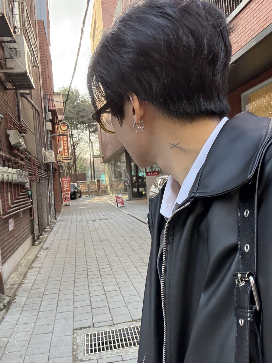 JUSTB_twt's tweet photo. [#건우] Yesterday seems so far away

#JUSTB #저스트비 #GEONU https://t.co/Bo23pr8Lm4