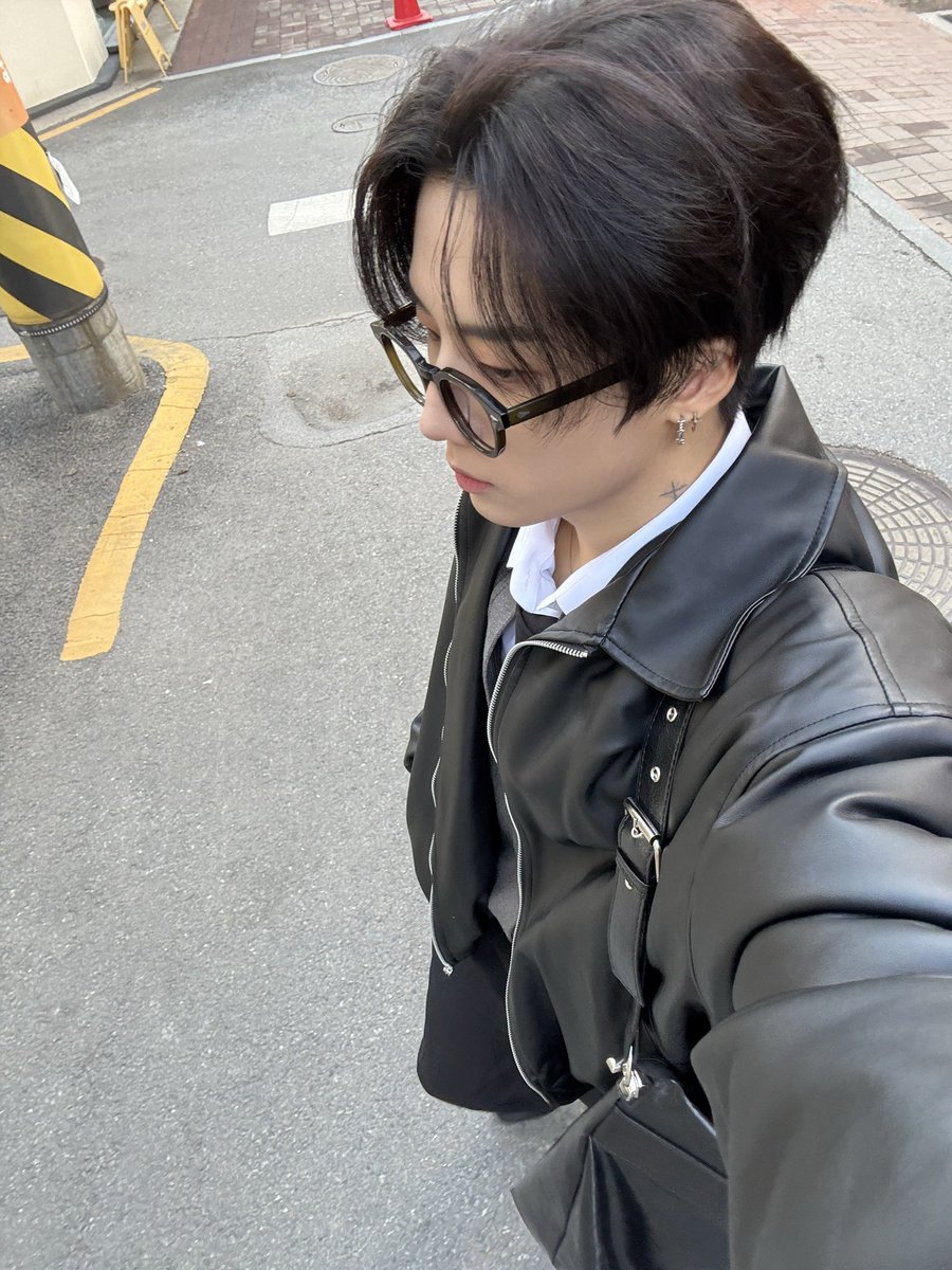 JUSTB_twt's tweet photo. [#건우] Yesterday seems so far away

#JUSTB #저스트비 #GEONU https://t.co/Bo23pr8Lm4