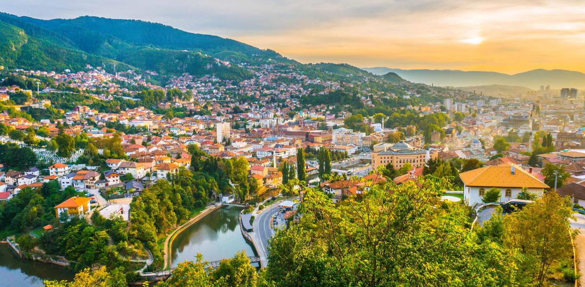 🌟 Sarajevo – A city of history and culture 🌟
🏰 Wander through the enchanting streets of Sarajevo's Old Town.
🎥 Don’t miss the world-famous Sarajevo Film Festival.
Sarajevo offers adventures for nature lovers.🌲
✈️ Book your tickets now: eurodirections.com/fly-to-sarajev…
#Sarajevo