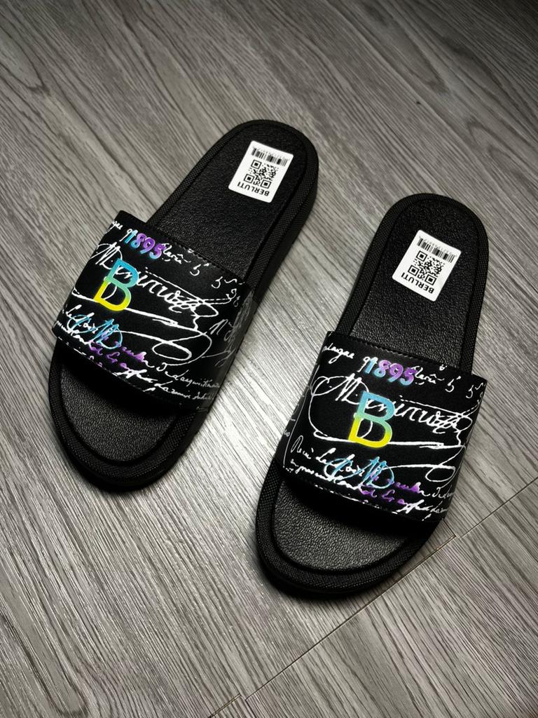 DunksFusion's tweet image. PREMIUM QUALITY SLIDES 💥💯

 Size:38-45

Price :17.000 😁🥳

📍
