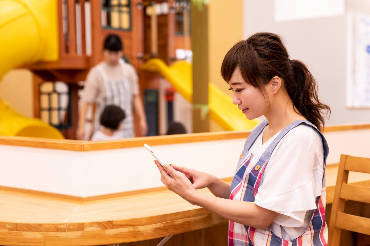 NewsedTech_JP's tweet photo. 沢山の #幼稚園 や #保育園 で、私達のスマホを使ってくれる所が増えています🧒👩‍🏫📱
https://t.co/R04b2orvIc https://t.co/258lUlL0Wv