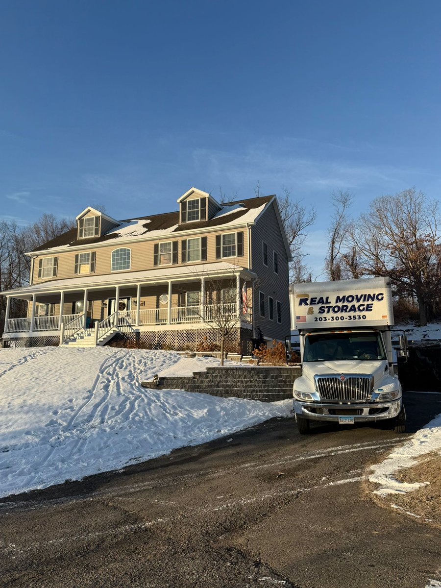 RealMovingofCT's tweet image. 📦 Another successful move in progress!

🌐 Get a free quote now  realmovingstorage.com/moving-quote

#RealMovingStorage #AnotherSuccessfulMove #ProfessionalMovers #MovingMadeEasy #StressFreeMoving #MovingCompany #ReliableMovers
