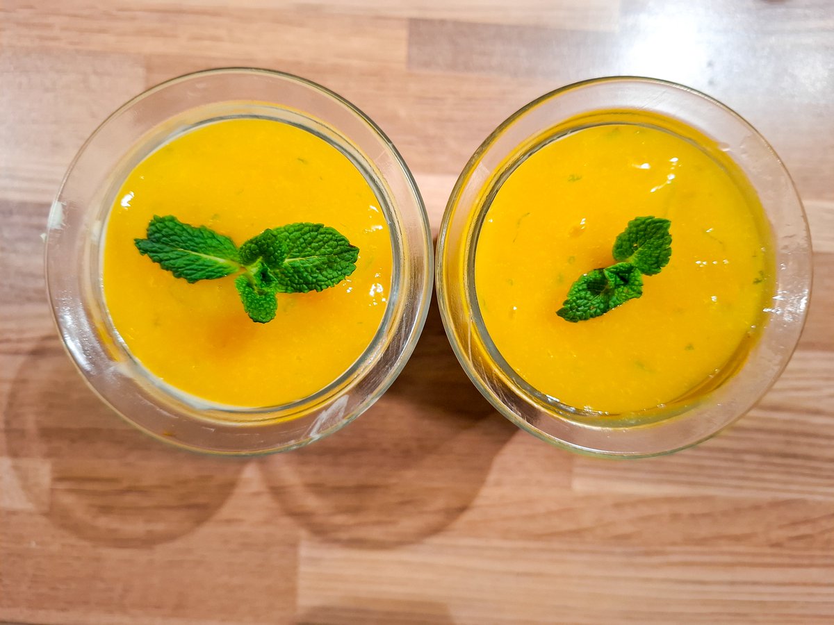 cybercannibal's tweet image. Šodien gatavosim SILDOŠO brieža gaļas GULAŠU un kraukšķīgos VISTU spārniņus VORČESTERAS/ķiploku marinādē.

Vēl pagatavosim MANGO - kokosriekstu pudiņu ar čia sēklām un MANGO salātus ar čili mērci.

Ļoti priecāšos par LIKE un SHARE, tas man ĻOTI palīdz!

:)  Ķeramies klāt!

🧵👇