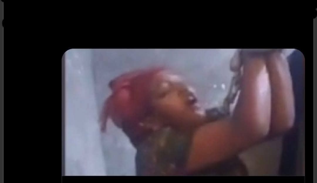 Robl19186Robley's tweet image. Slave trade is happening in Libya in 2025. This is Naima Jamal from Ethiopia who is now being sold as a slave in Libya, this also applies to those behind her.