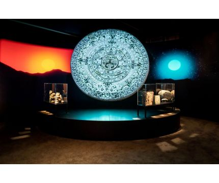 LindenMuseum's tweet image. Still in demand and also fascinating: The #Aztec Sun Stone 3D video mapping, which we realized for the #Aztecs exhibition in 2019 europeanmuseumacademy.eu/the-aztec-sun-…