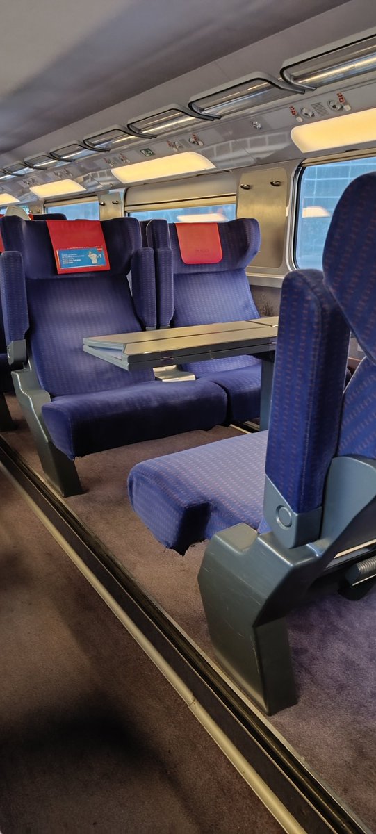 66Sombra66's tweet photo. Los asientos XL de @OUIGO_Es son una pasada.
Merece la pena?,os aseguro que si, aquí voy como un marques.
De regreso a Alicante https://t.co/pHqqTT80JM