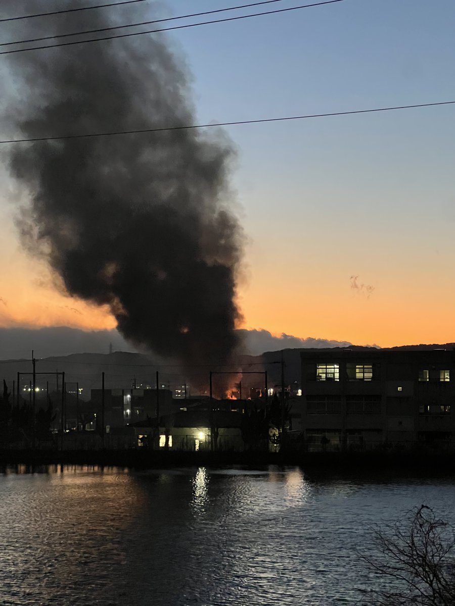 当店の窓から見える位置で火事が発生しております。 奈良の西九条町