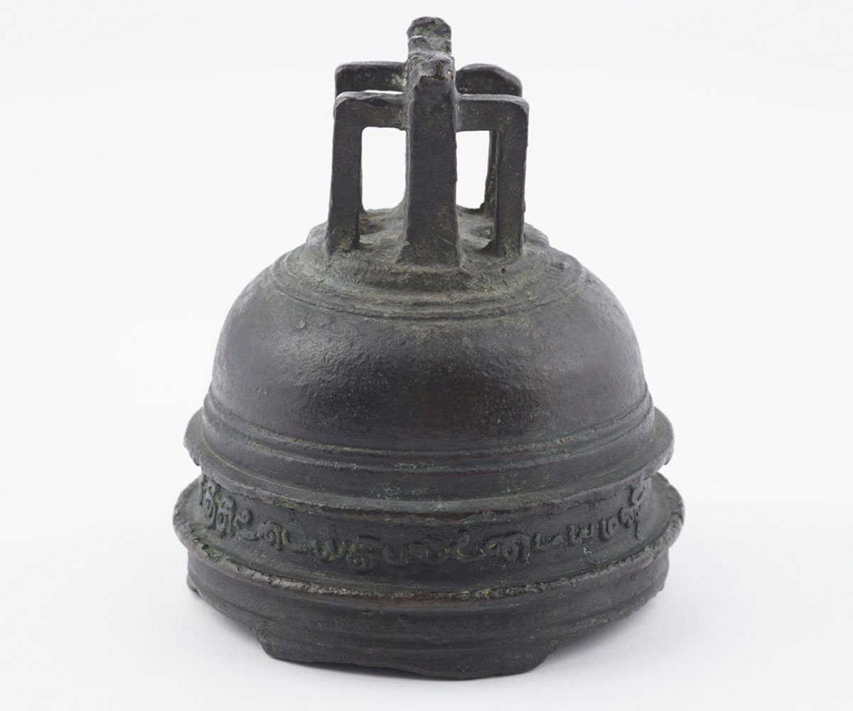 The Tamil Bell - New Zealand 🇳🇿

A partial ship’s bell made of bronze and bearing a Tamil inscription, the Tamil Bell, as it is commonly known, was discovered 1840 AD, at a Maori village near Whangarei, in the northernmost part of New Zealand. Found with the clapper and the