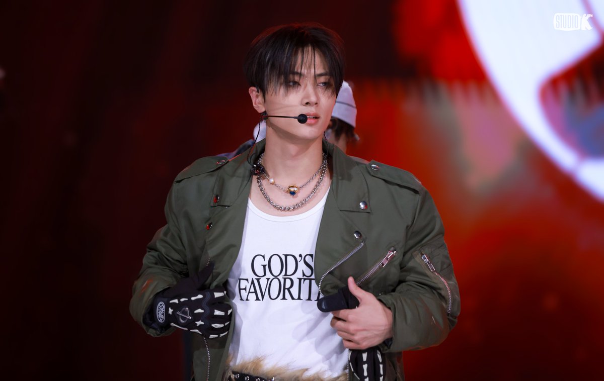 🏦 뮤직뱅크 금고 털이 🏦
(Music Bank Behind Photo📸)

#엔하이픈 (#ENHYPEN)
뮤뱅 금고 OPEN✨
<a href="/ENHYPEN/">ENHYPEN OFFICIAL</a>

#MusicBank #BehindPhoto #StudioK
#뮤직뱅크 #현장스틸 #뮤뱅 #금고털이