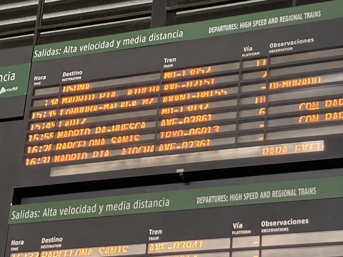 MargaMingo's tweet photo. Retrasos diarios en el medio de transporte que usamos para ir a trabajar. ¡ Es vergonzoso! 
@transportesgob actúa de una vez. 

La situación es insostenible.
#renfe #avant #afectadostrenes @Renfe @Inforenfe https://t.co/Y4btVBVba5