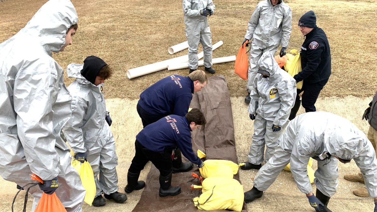 CDPfema's tweet photo. Snapshot: Containment
Students learn to minimize waterway contamination during the HMO Course this week at #CDPFEMA. The 5-day HMO course teaches responders how to analyze a hazardous materials incident, then plan and implement an appropriate response. https://t.co/QT06nHgt0A