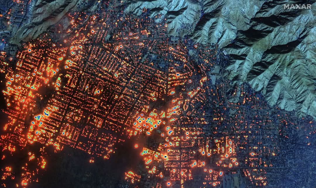 volcaholic1's tweet image. New satellite images from Maxar Technologies reveal the extensive damage caused by the Palisades and Eaton wildfires in Los Angeles.