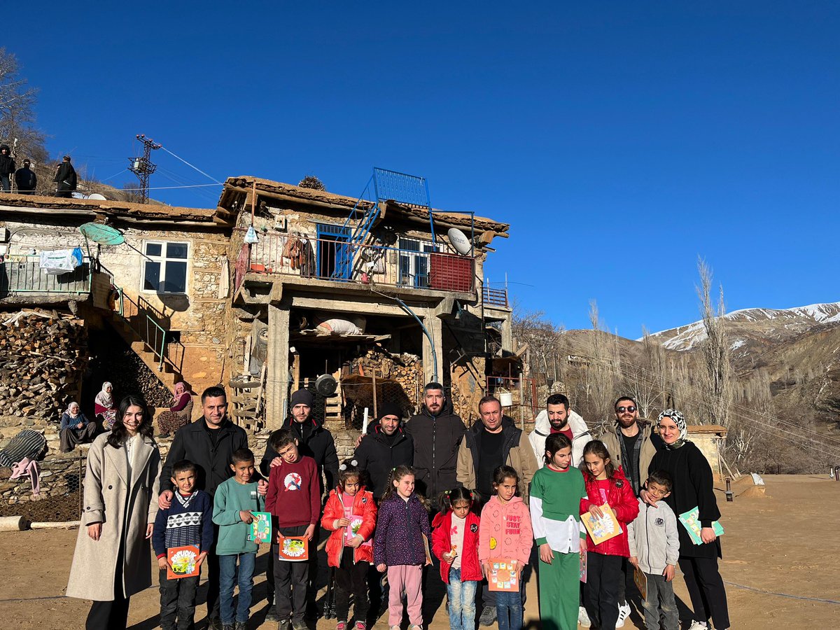 “Orada bir köy var uzakta demedik, o köye gittik. 🌍

🚶‍♂️ Fedakar meslektaşlarımız bize umut oldu. 💪

Birlikte daha güçlü, birlikte daha yakın! ✨”

📍Çüngüş - Akbaşak