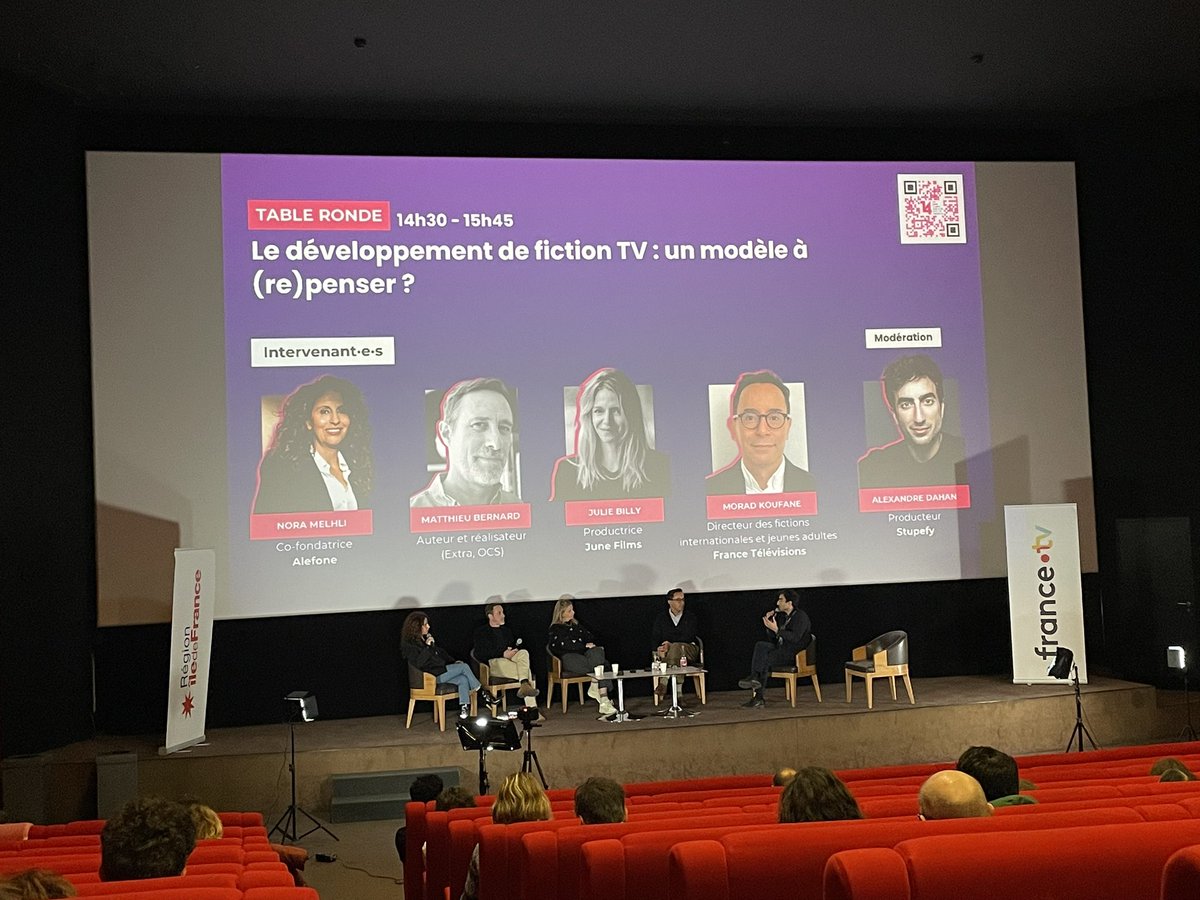 Journée des jeunes producteurs indépendants @FJPI_ . L’après midi commence avec une passionnante table ronde sur le développement de fiction Tv et le retour sur expérience des intervenants <a href="/mk2/">mk2</a>